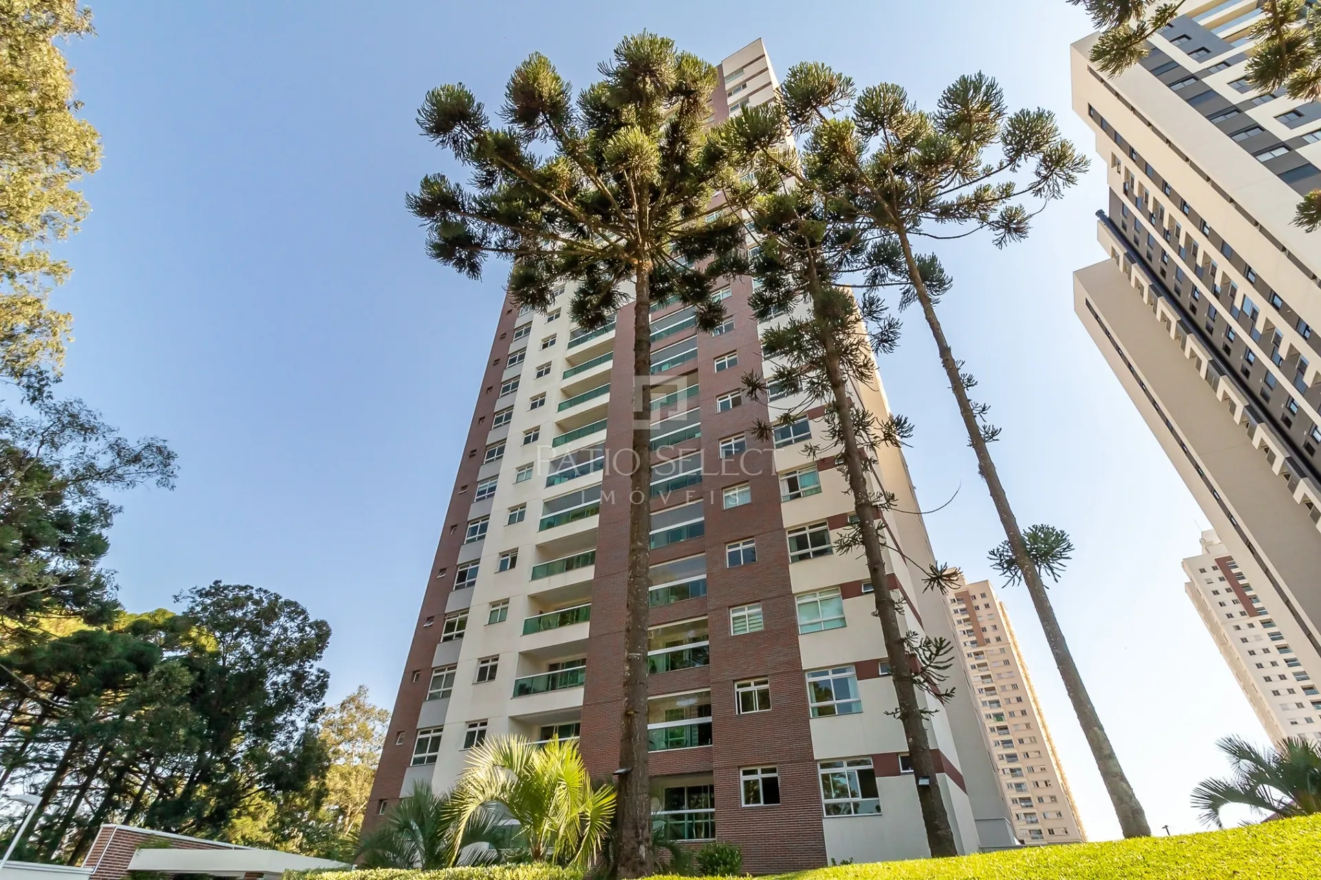 Apartment on the 8th floor with a glass-enclosed balcony — photo 15