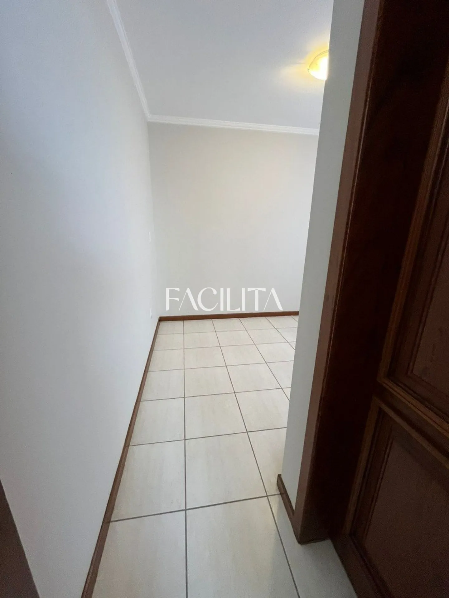Furnished 456 m² house with 3 en-suite bedrooms and pool — photo 47