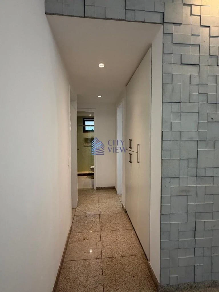 3-bedroom apartment with glass-enclosed balcony — photo 29