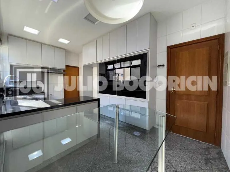 Apartamento sem mobília com 4 quartos e 5 banheiros — photo 12