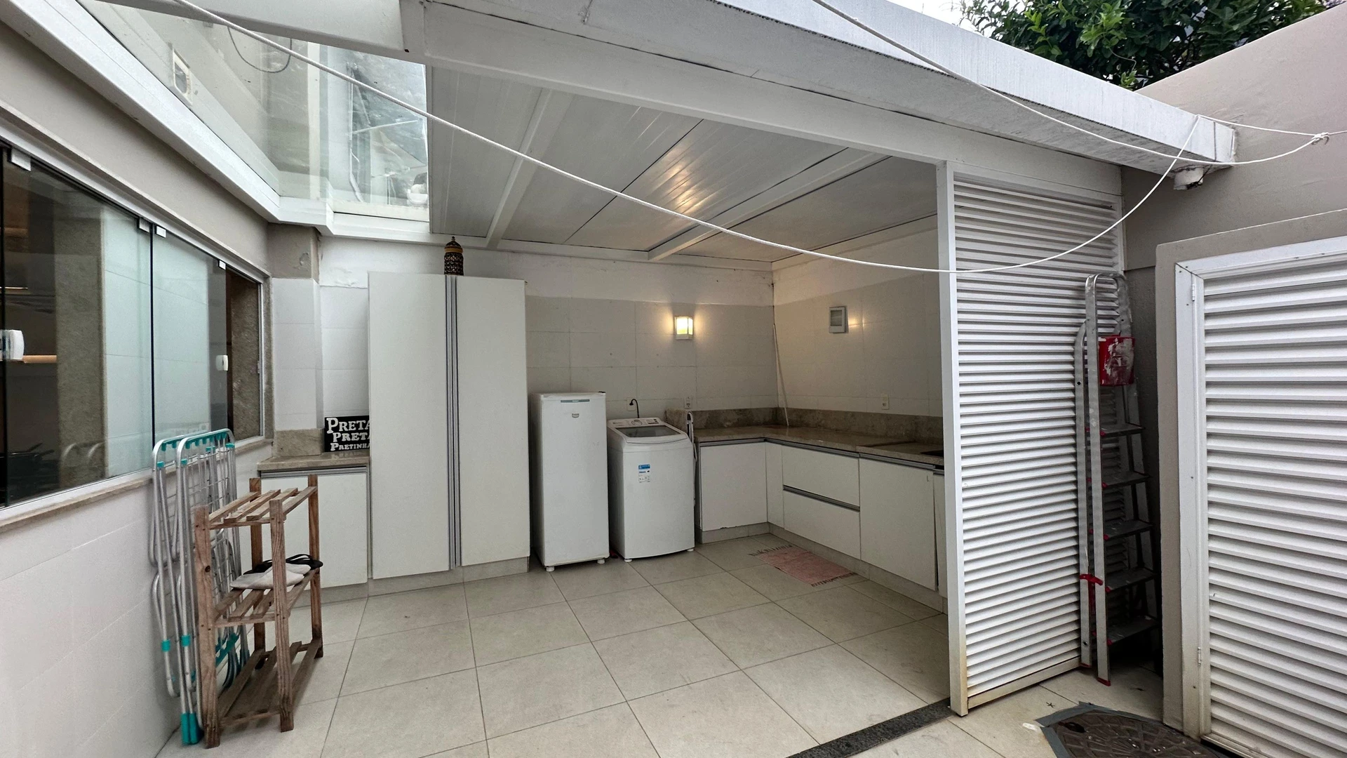 Furnished house, 360 m², with a walk-in closet — photo 32