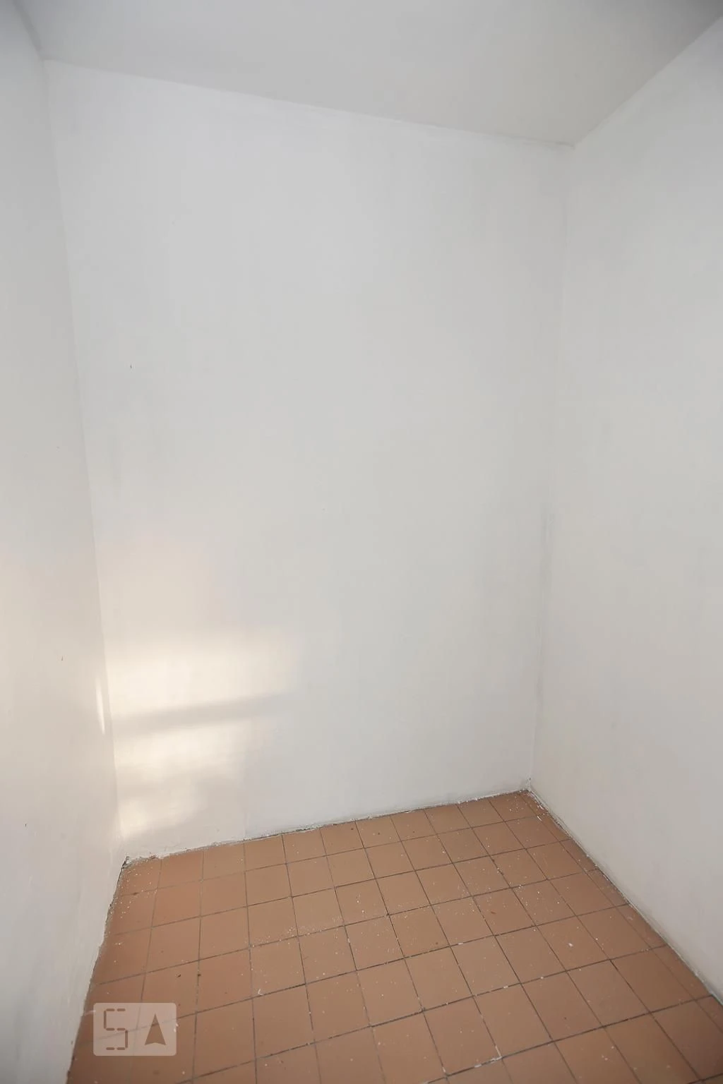 Wood or laminate floors in a 3-bedroom apartment, 88 m² — photo 21
