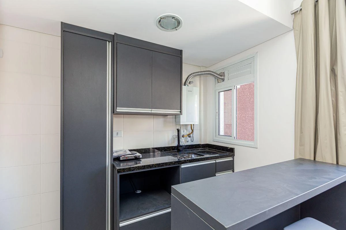 Furnished 1-bedroom apartment with open-plan kitchen 35 m² — photo 12