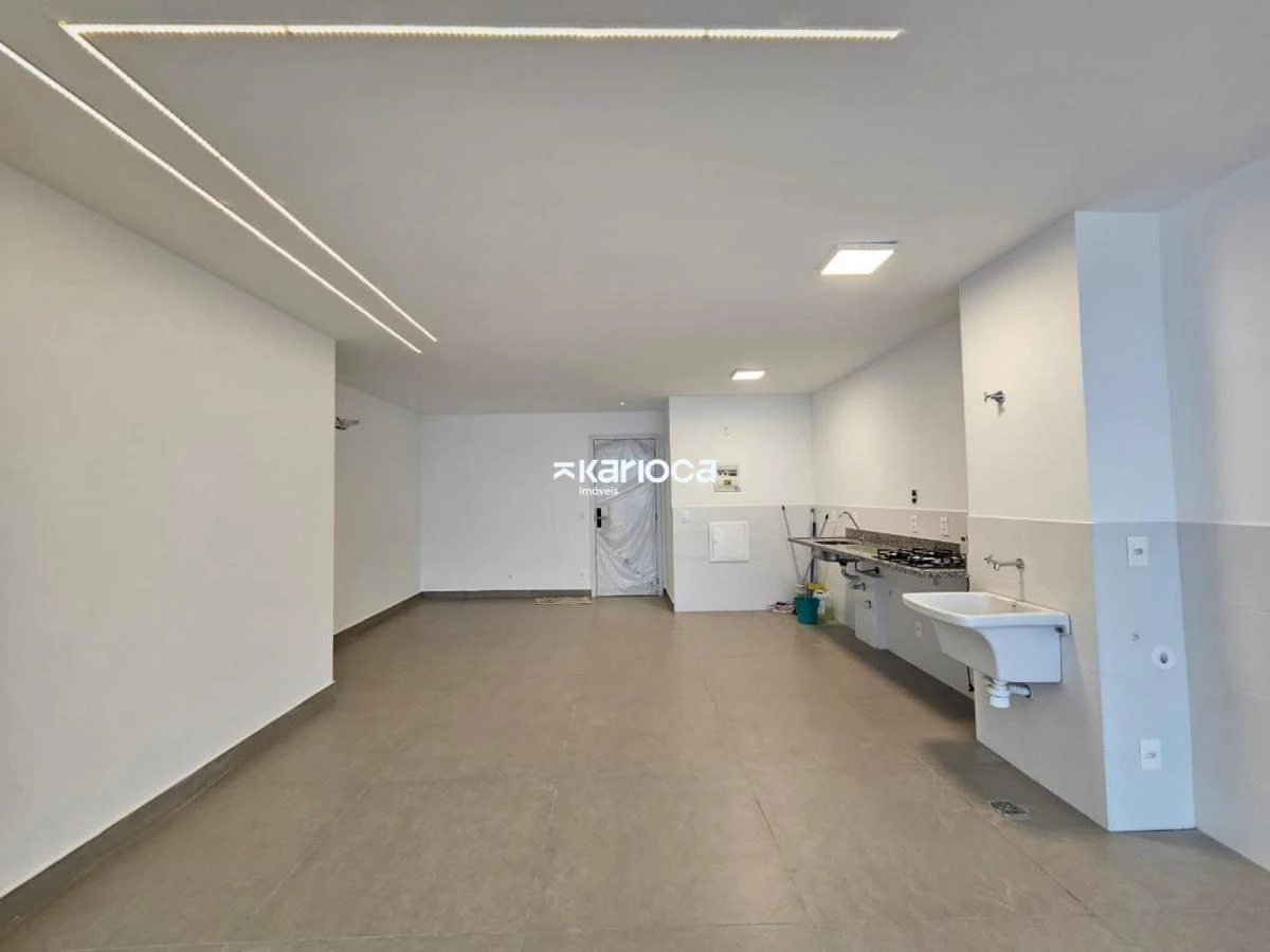 3-bedroom apartment with floor-to-ceiling windows — photo 28