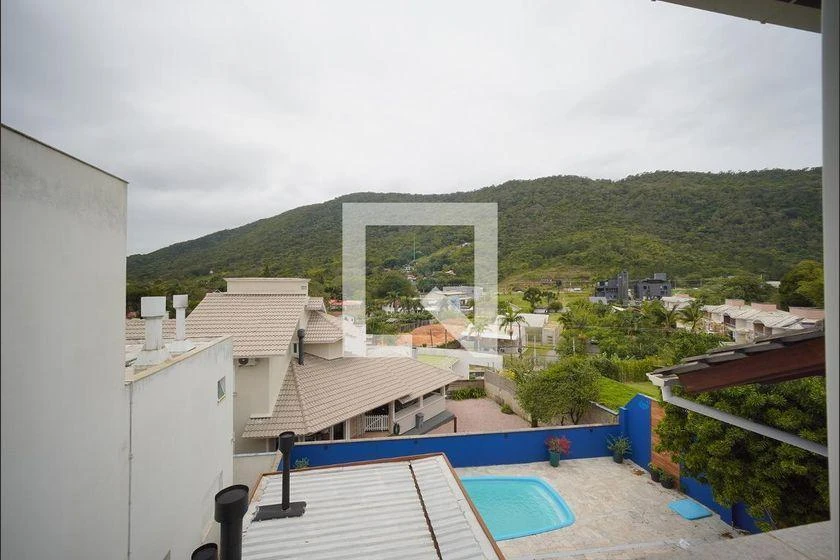 Floor-to-ceiling windows in a 4-bedroom house, 300 m² — photo 27
