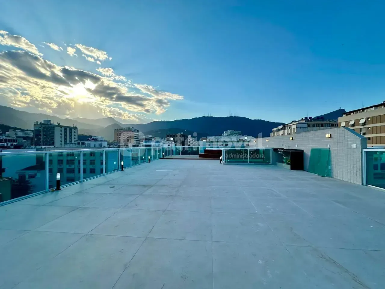 Penthouse with 3 bedrooms and 4 bathrooms plus parking — photo 31
