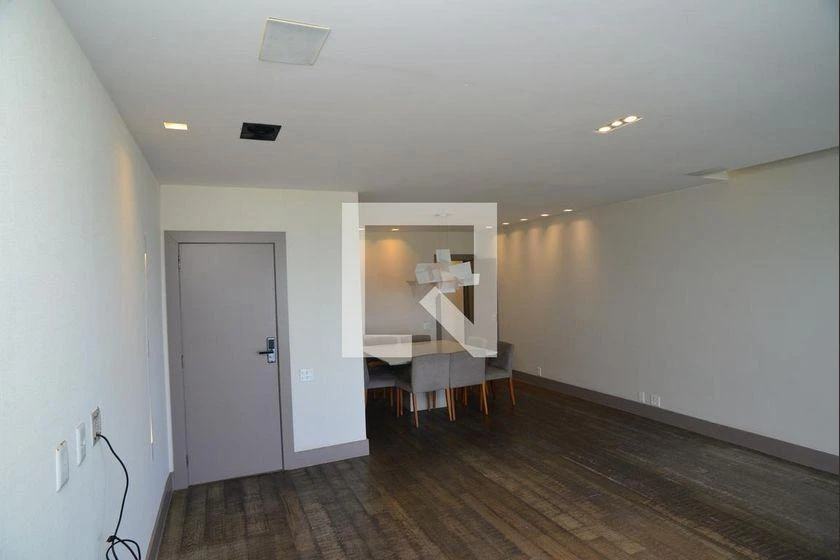 3-bedroom apartment with a walk-in closet — photo 9