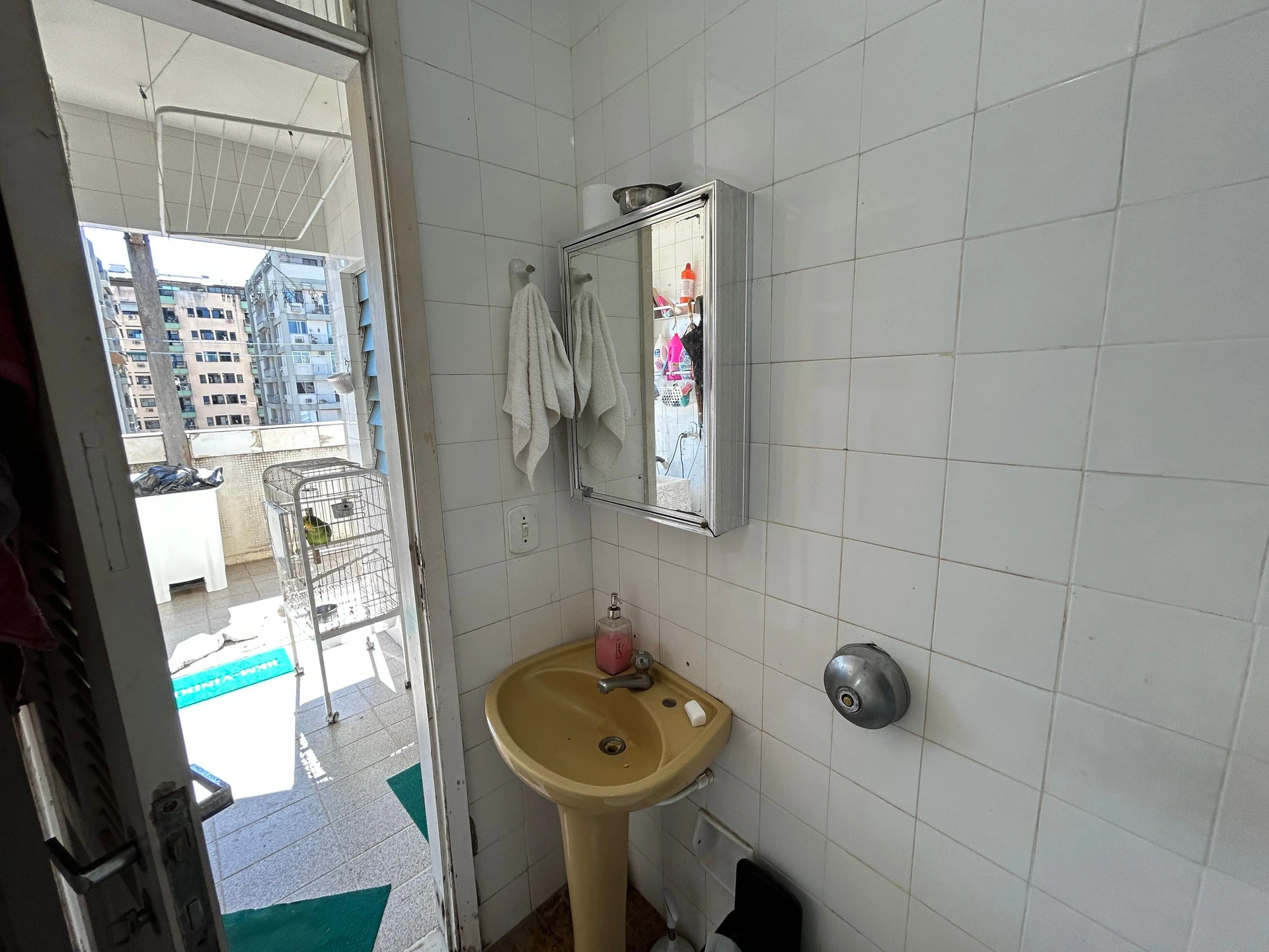 Furnished 4-bedroom rental apartment with 5 parking spaces — photo 60
