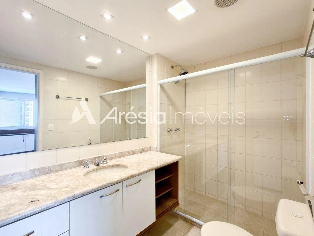 Apartamento com 3 dormitórios e varanda envidraçada — photo 21