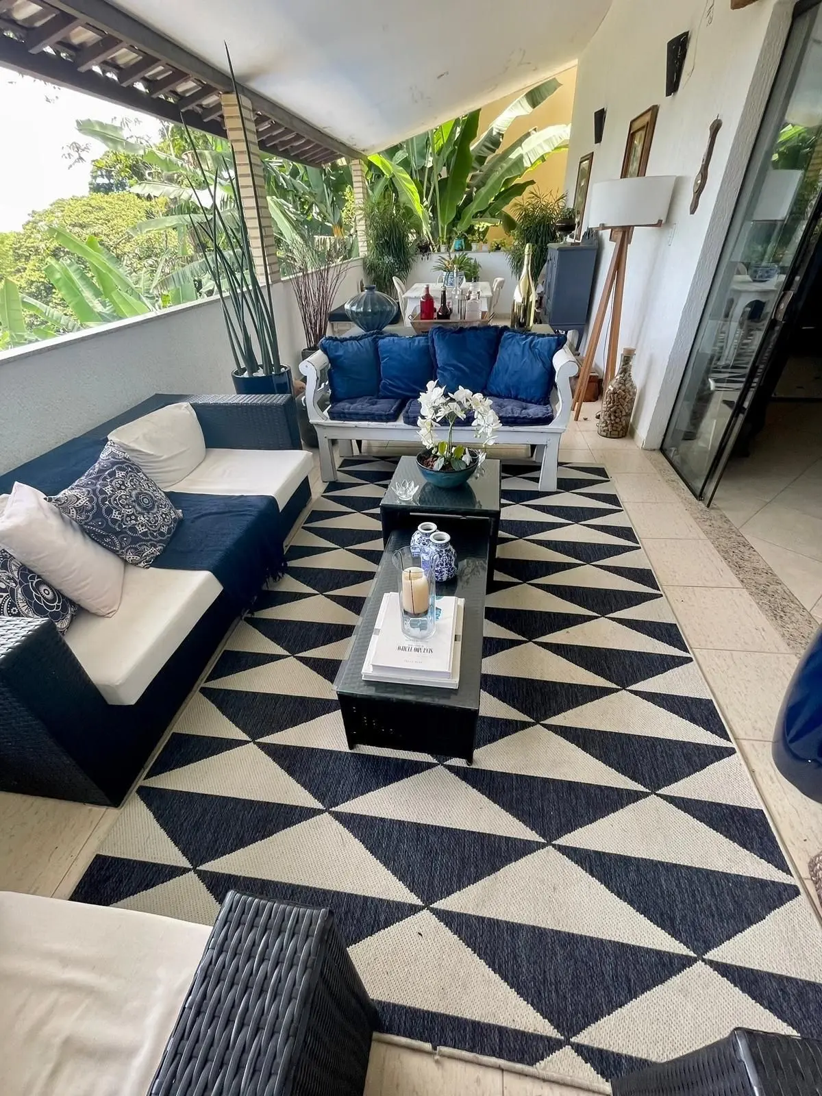 4-bedroom apartment with a grill on the balcony — photo 9