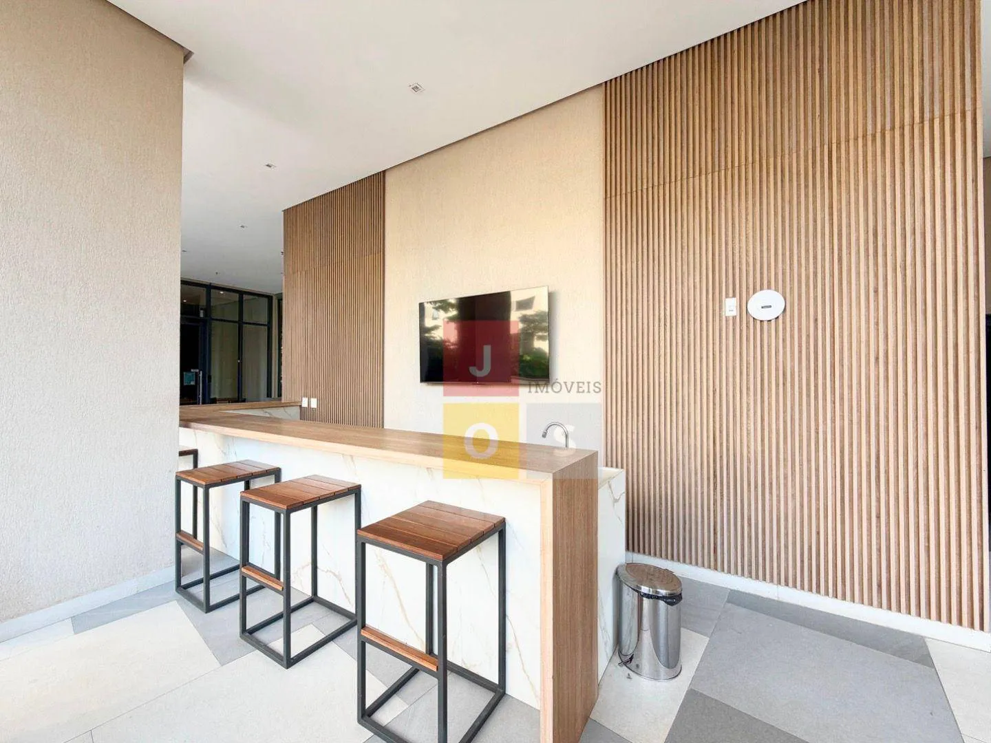 80 m² apartment with 2 bedrooms and a glass balcony — photo 97