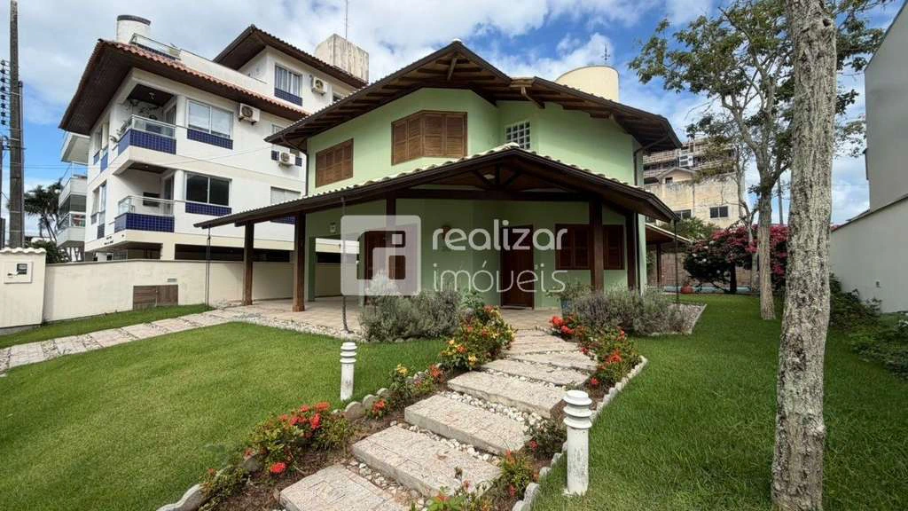 Casa en alquiler con 4 dormitorios y jardín privado — photo 3