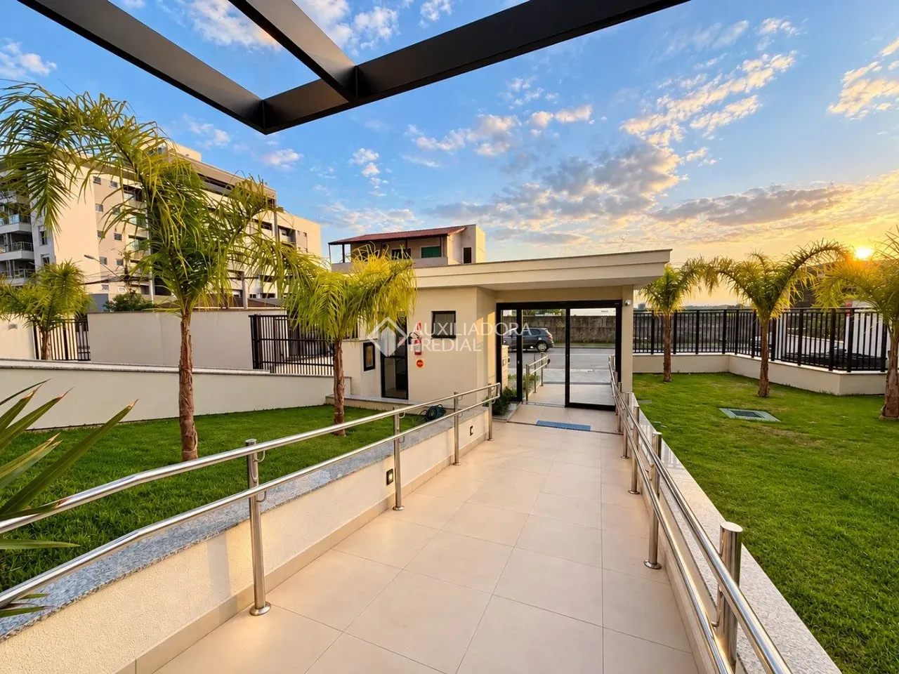 Furnished 2-bedroom apartment with balcony and grill — photo 15