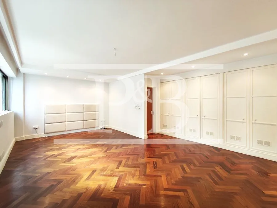 4-bedroom apartment 284 m² with 3 parking spaces — photo 16