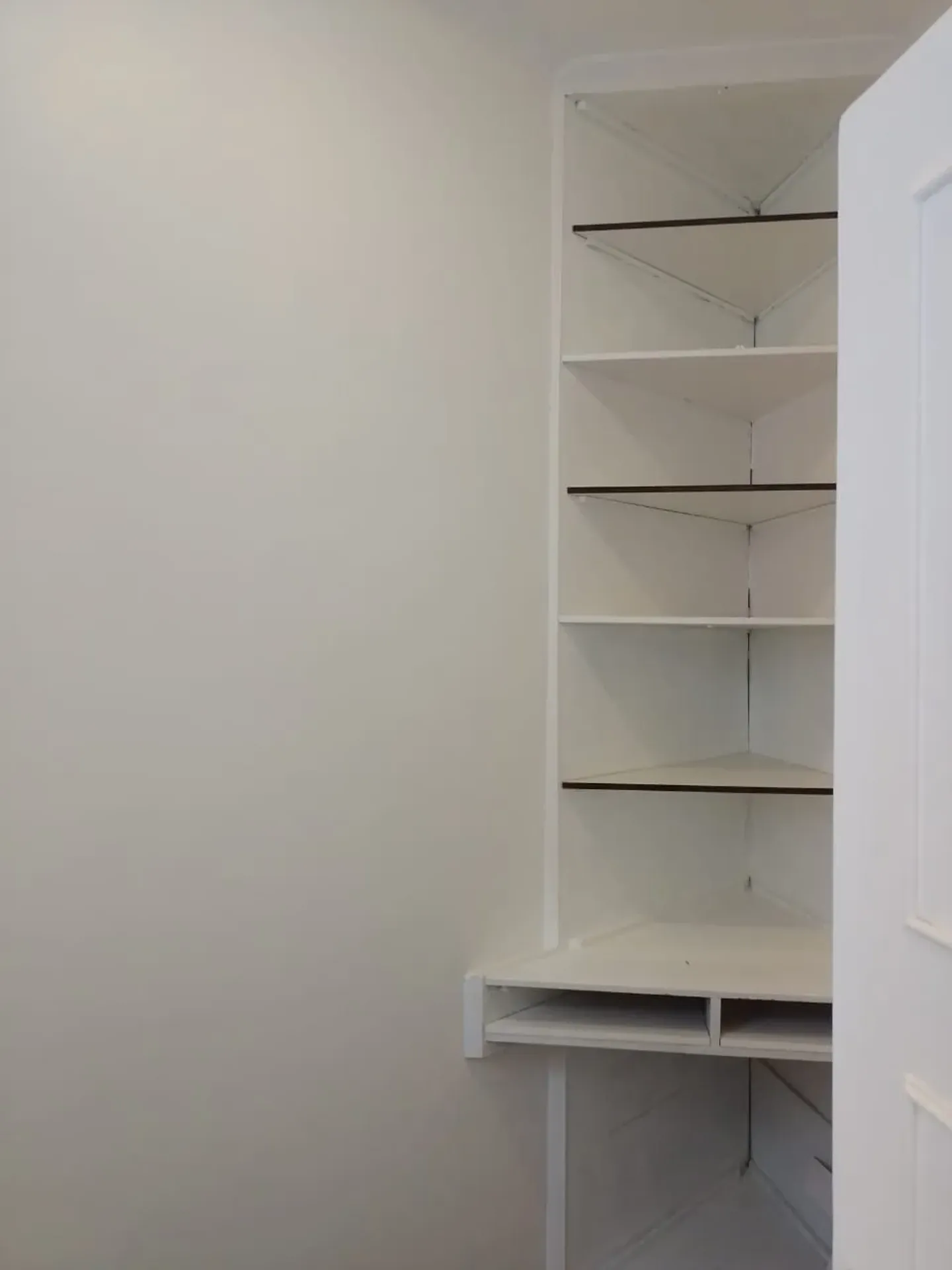 Furnished apartment, 77 m², with a bathtub — photo 16