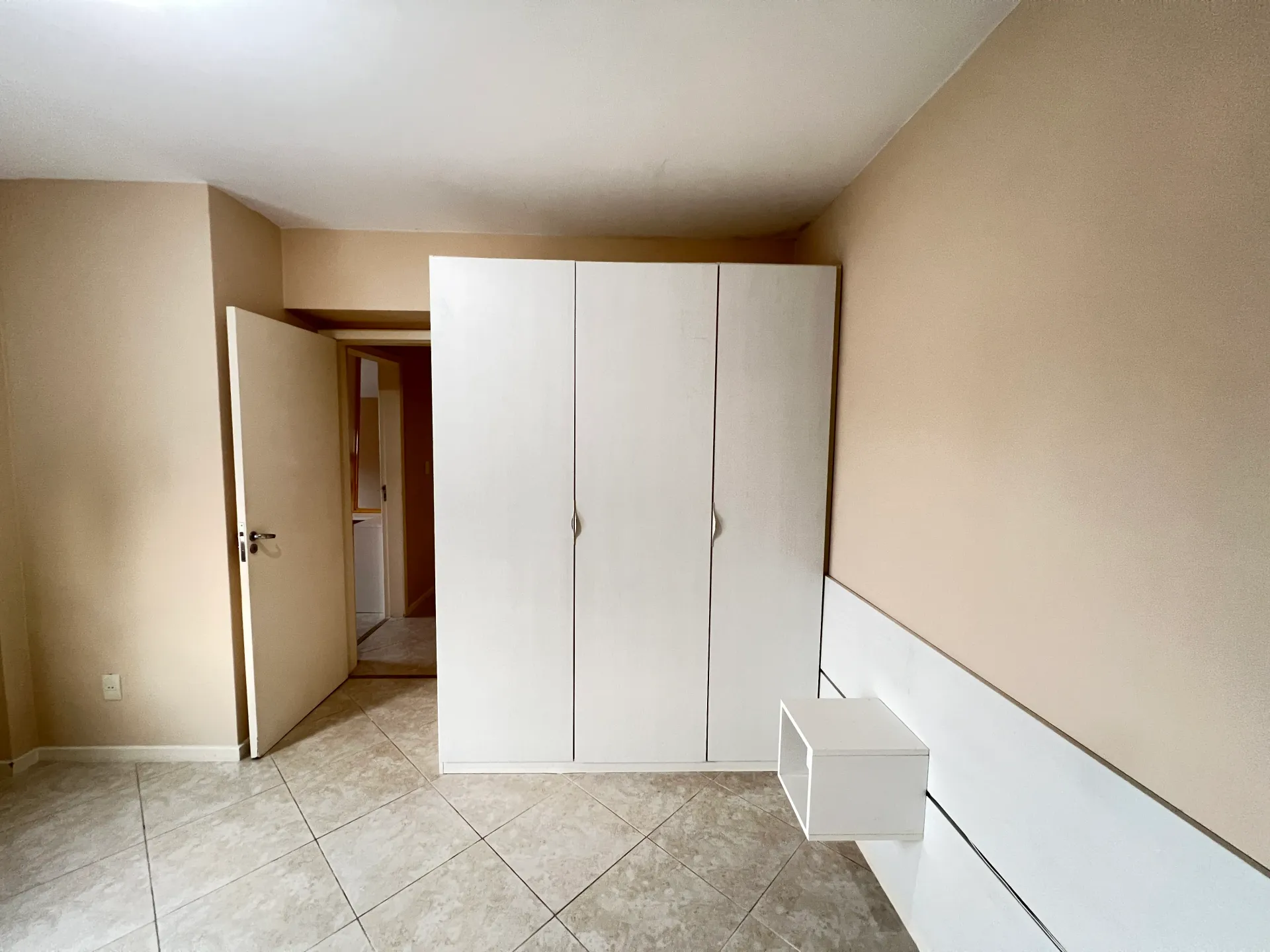 2-bedroom apartment with a grill on the balcony — photo 18