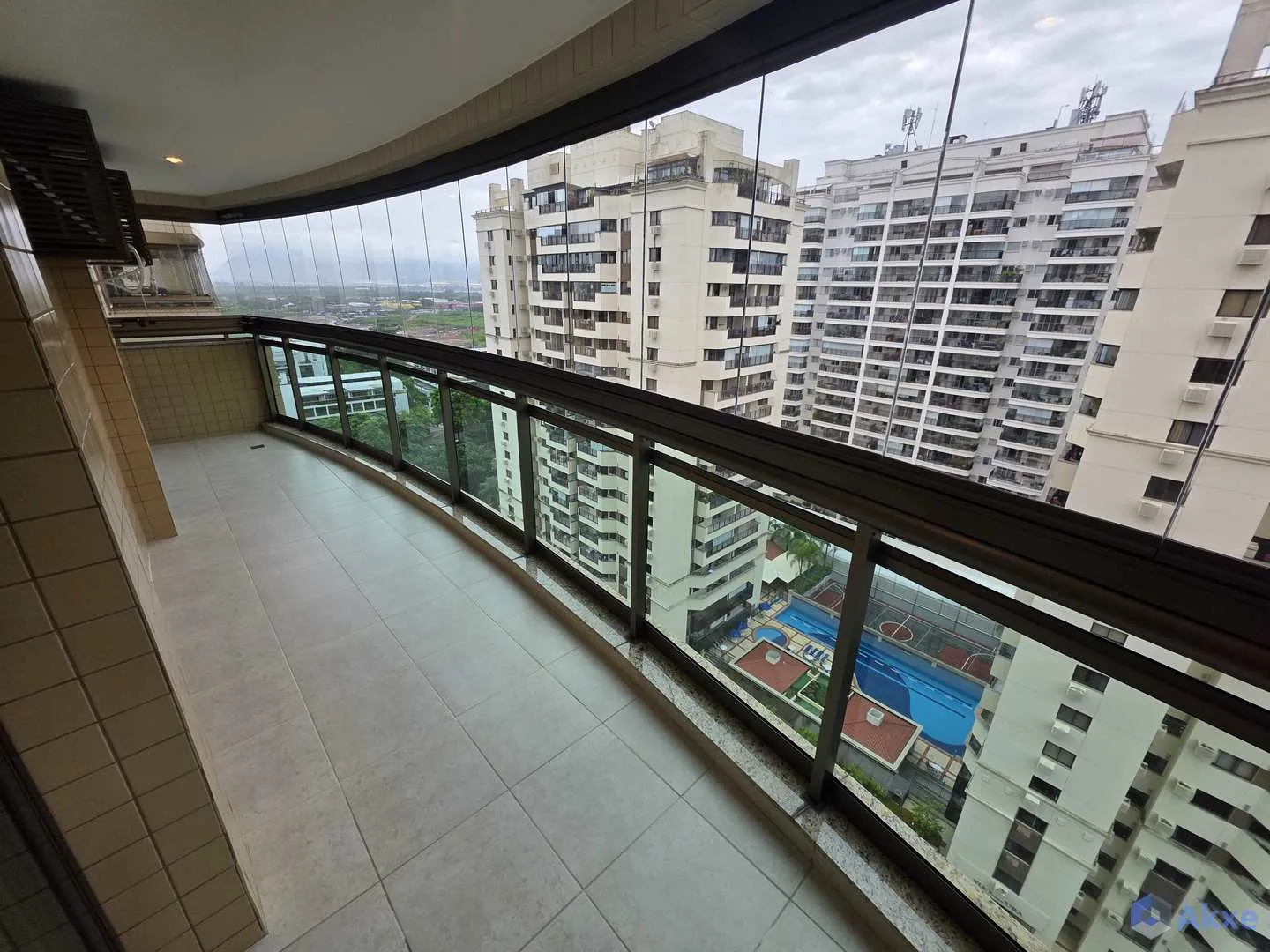 2-bedroom apartment with an enclosed glass balcony — photo 3