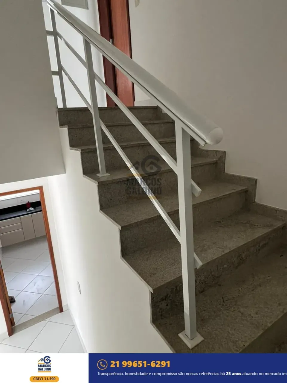 Casa com 4 quartos e 5 banheiros, cozinha fechada — photo 12