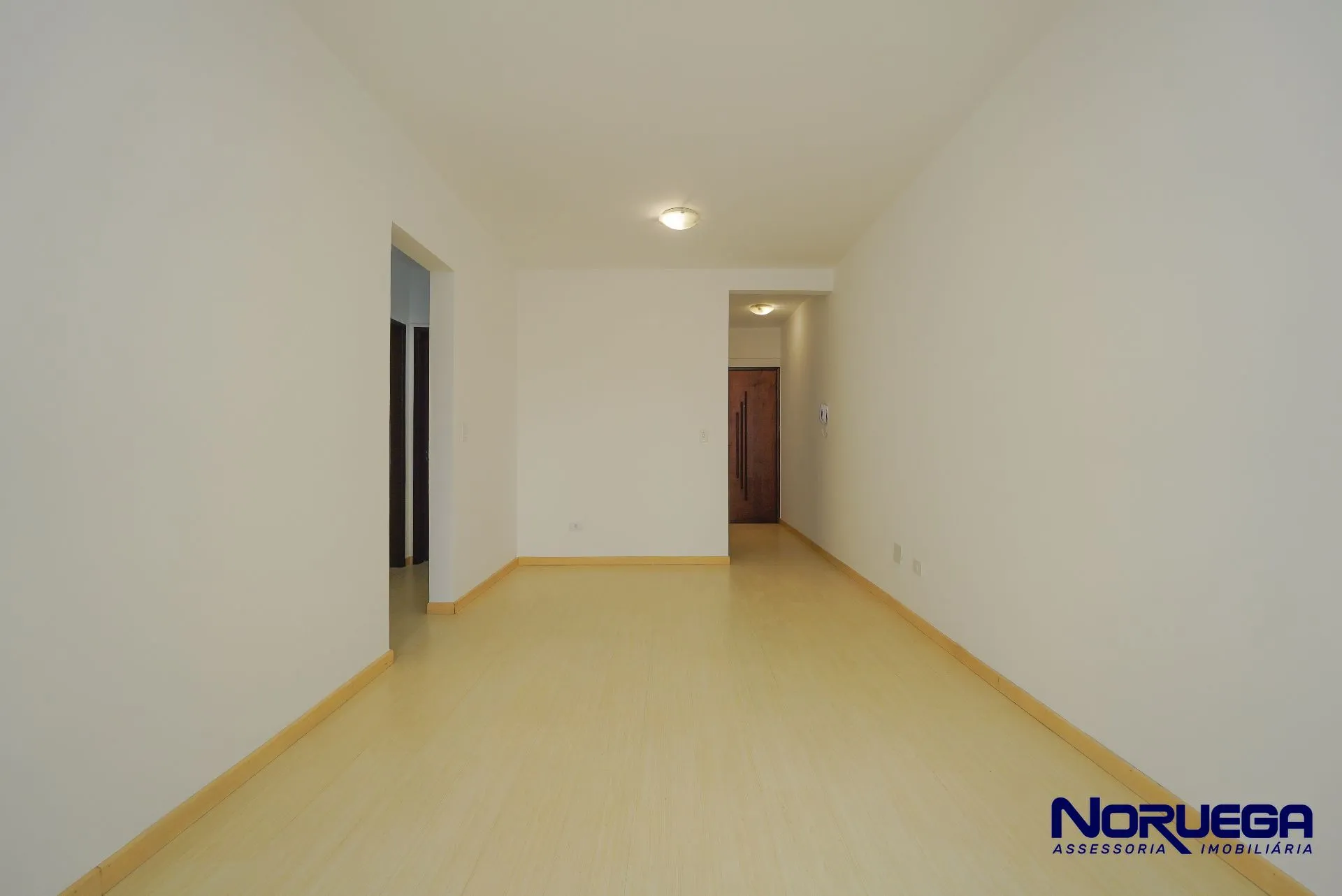 Деревянный пол или ламинат и 2 спальни: квартира 103 м² — photo 13