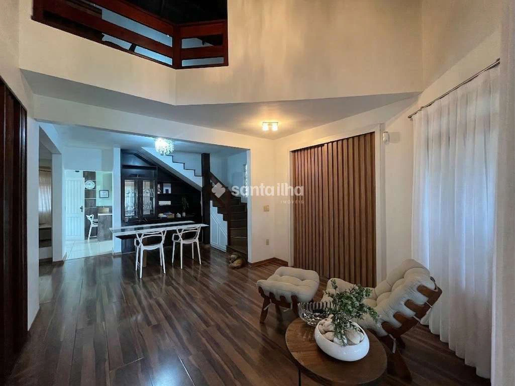 Casa de 531 m², 5 dormitorios y 5 plazas de garaje