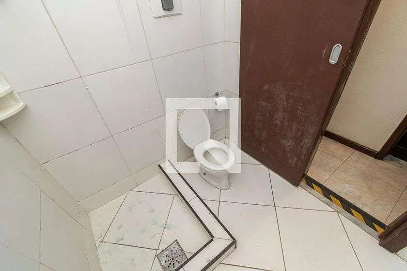 Furnished house with 5 bedrooms and 560 m² — photo 2