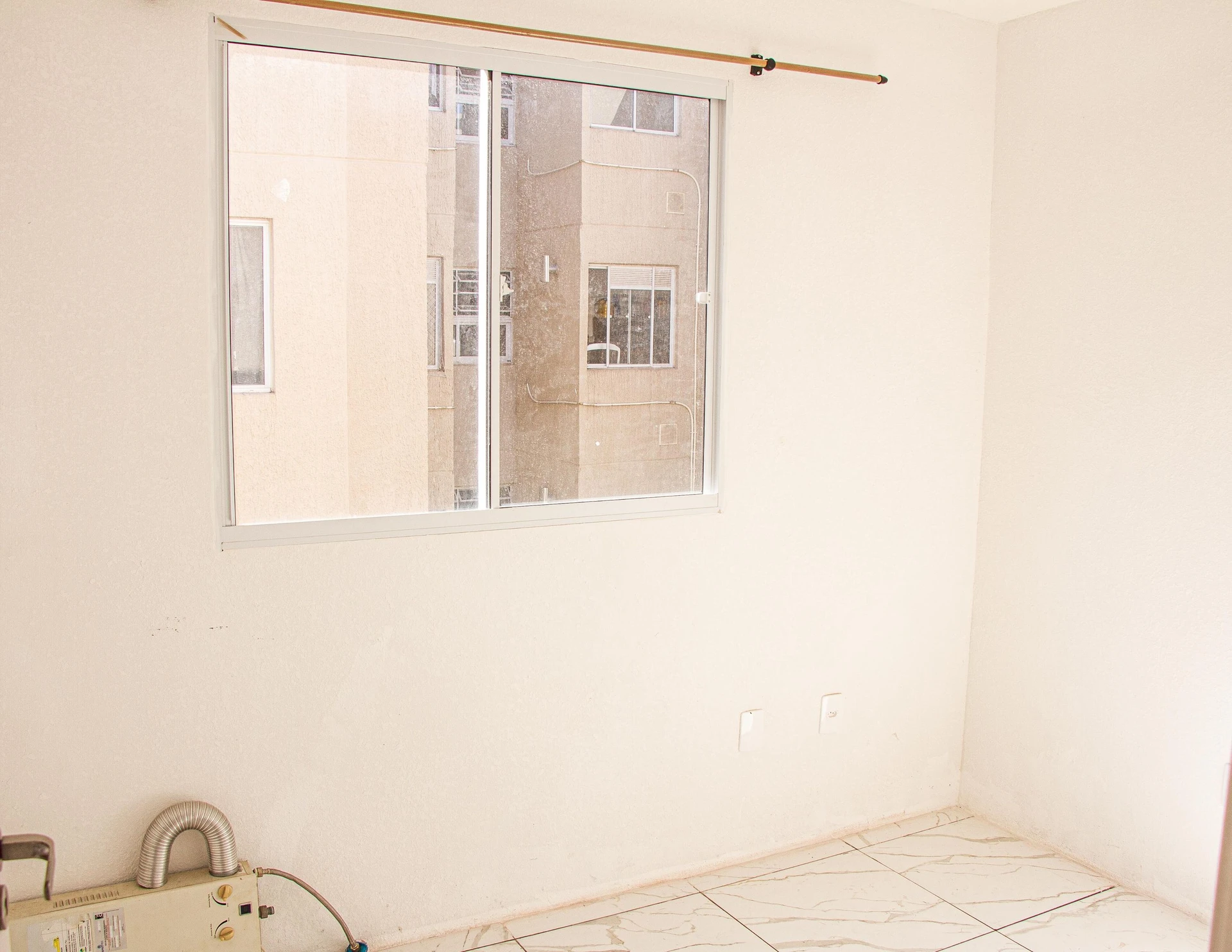 2-bedroom apartment with 1 bathroom and 1 parking spot