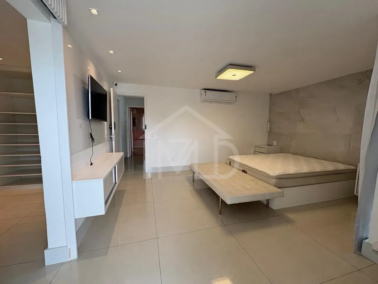 House with 3 suites, pool, 300 m² and 2 parking spots — photo 43
