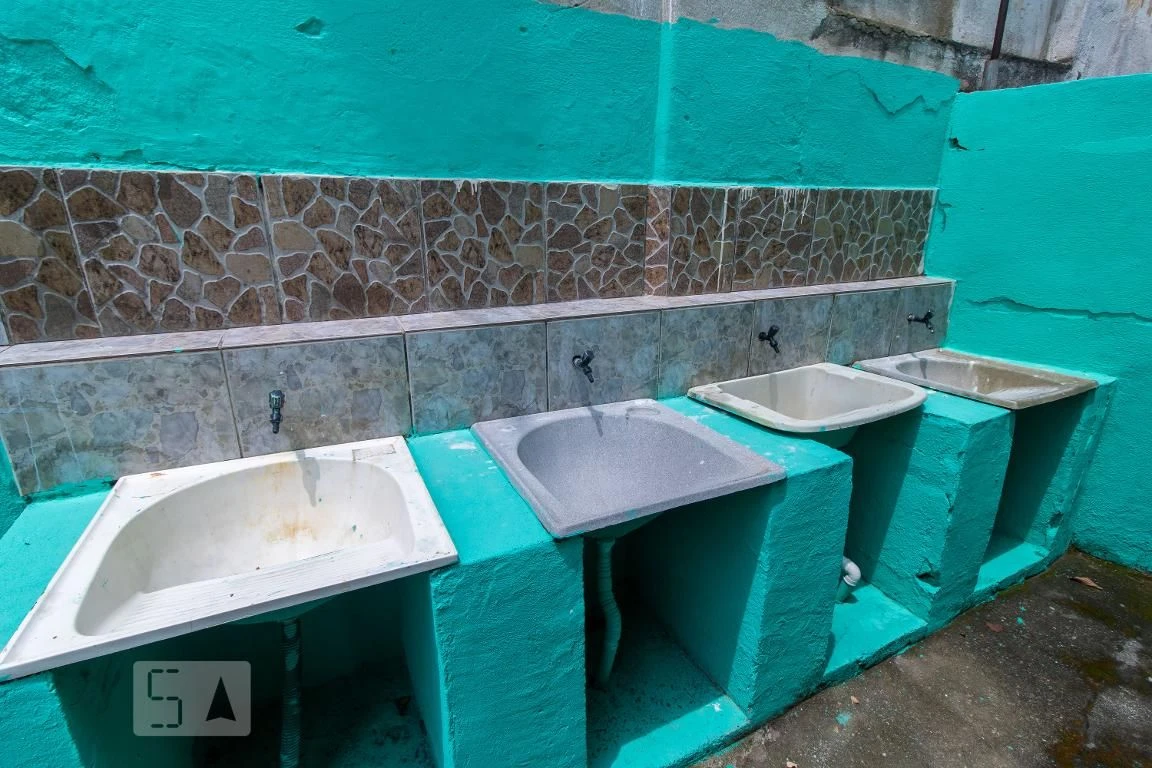 Unfurnished studio with 1 bedroom and 1 bathroom — photo 15
