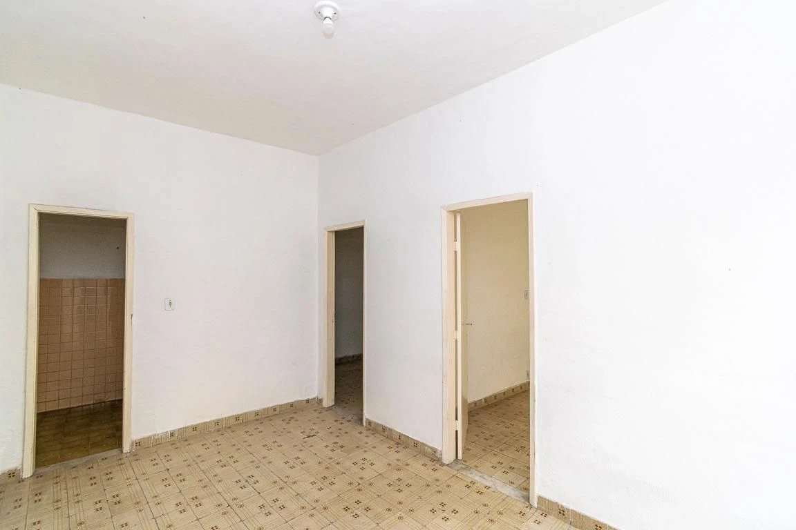 2-bedroom apartment with 1 bathroom, no parking — photo 22