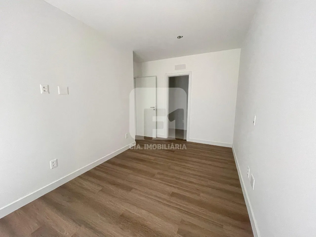 2-bedroom apartment with 2 parking spaces and balcony BBQ — photo 24