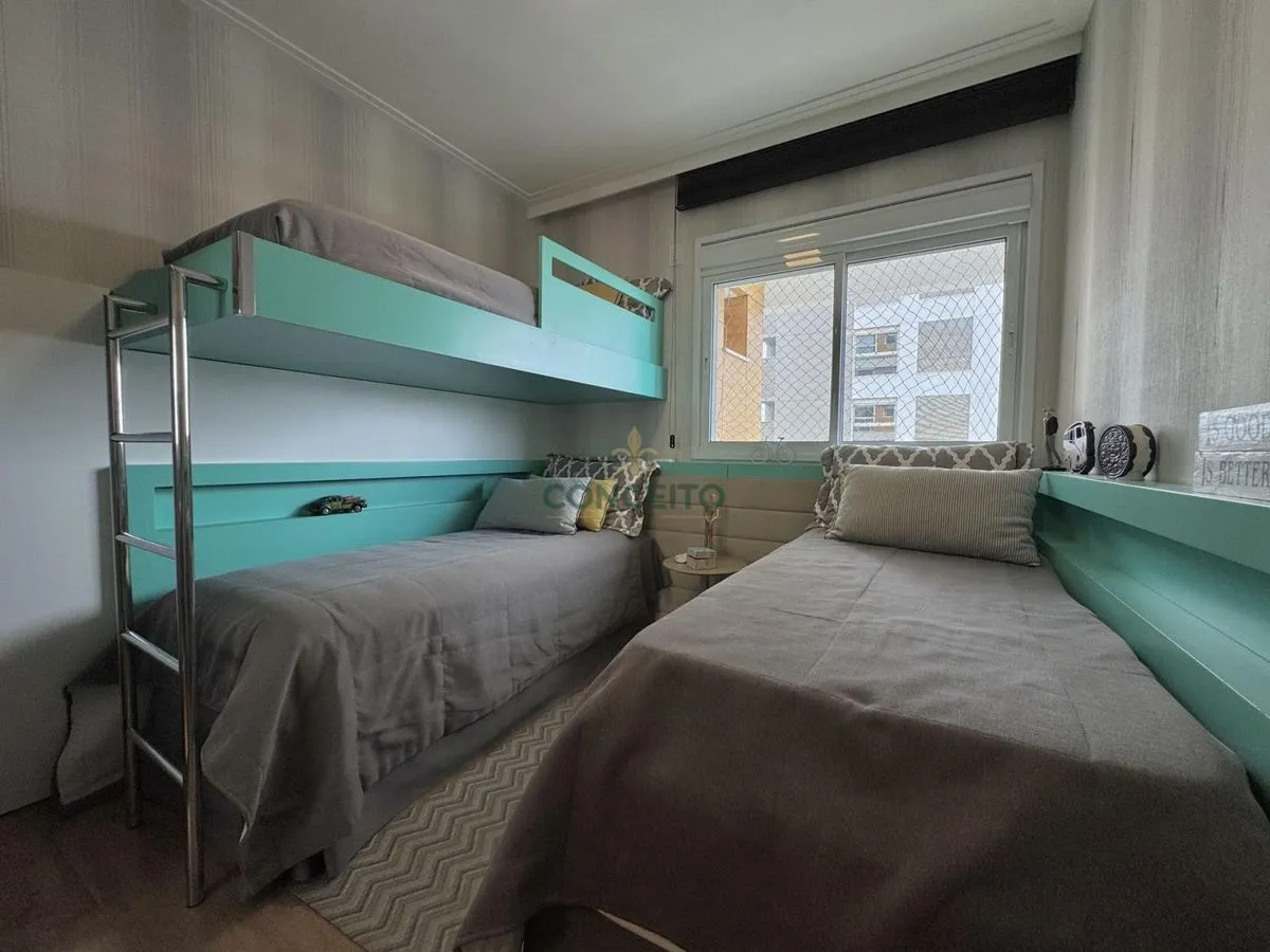 2-bedroom apartment with floor-to-ceiling windows — photo 10
