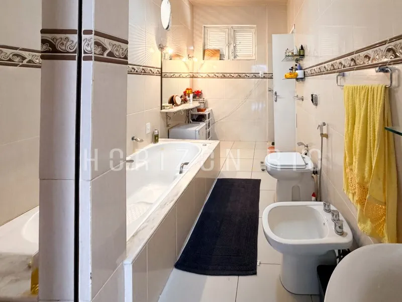 Casa de 4 quartos com banheira — photo 10