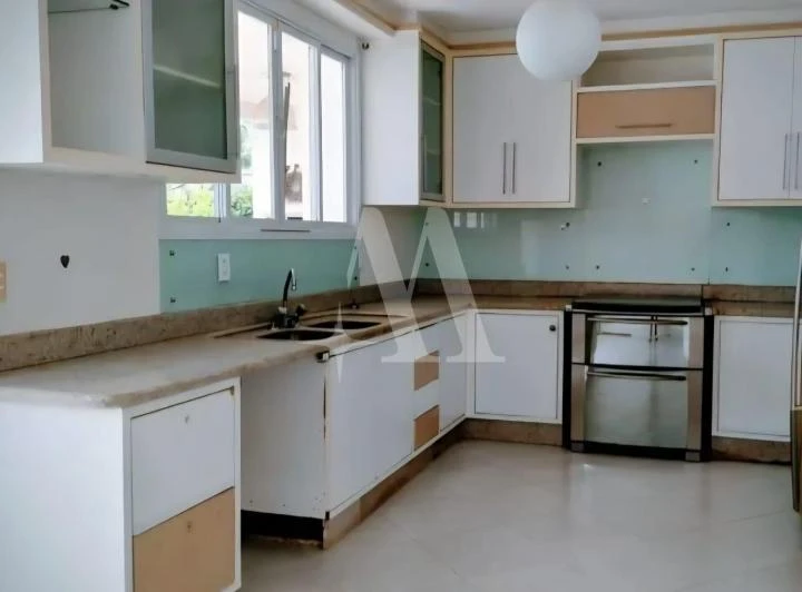 Casa com 3 suítes e 450 m², com piscina coletiva — photo 5