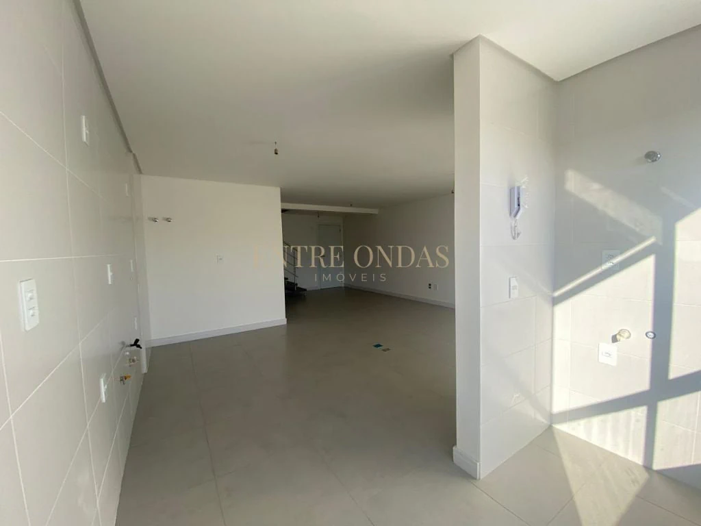 Duplex apartment with enclosed balcony and open kitchen — photo 17