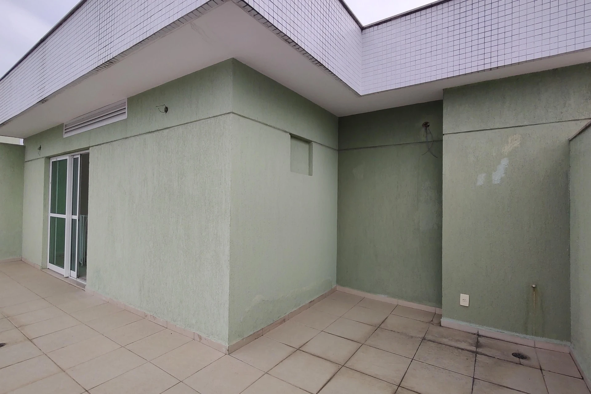 Apartment with 2 bedrooms, balcony and 1 parking space — photo 34