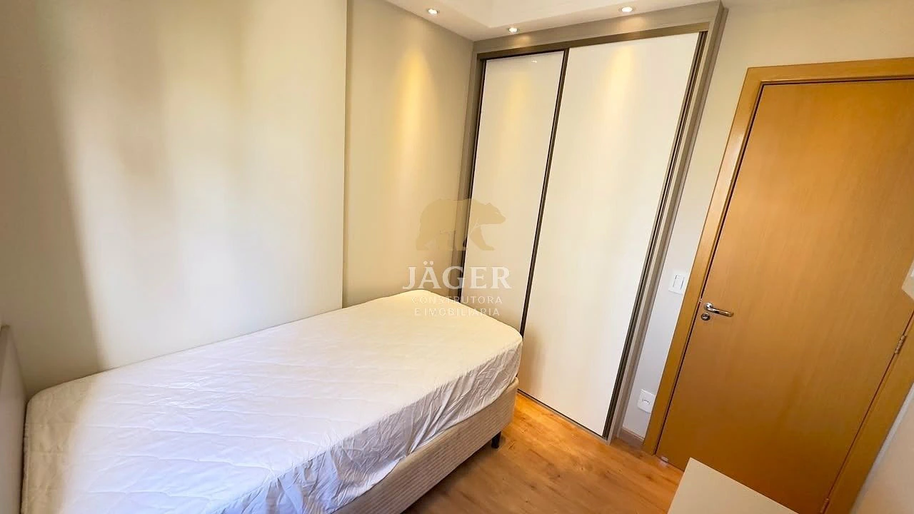 2-bedroom apartment with a home office — photo 24