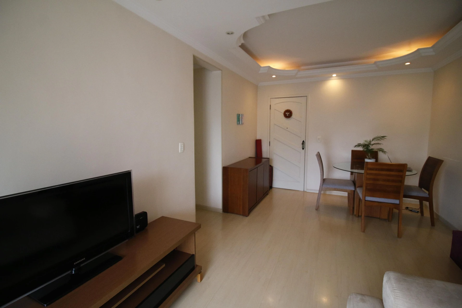 2-bedroom apartment in a building with a pool — photo 22