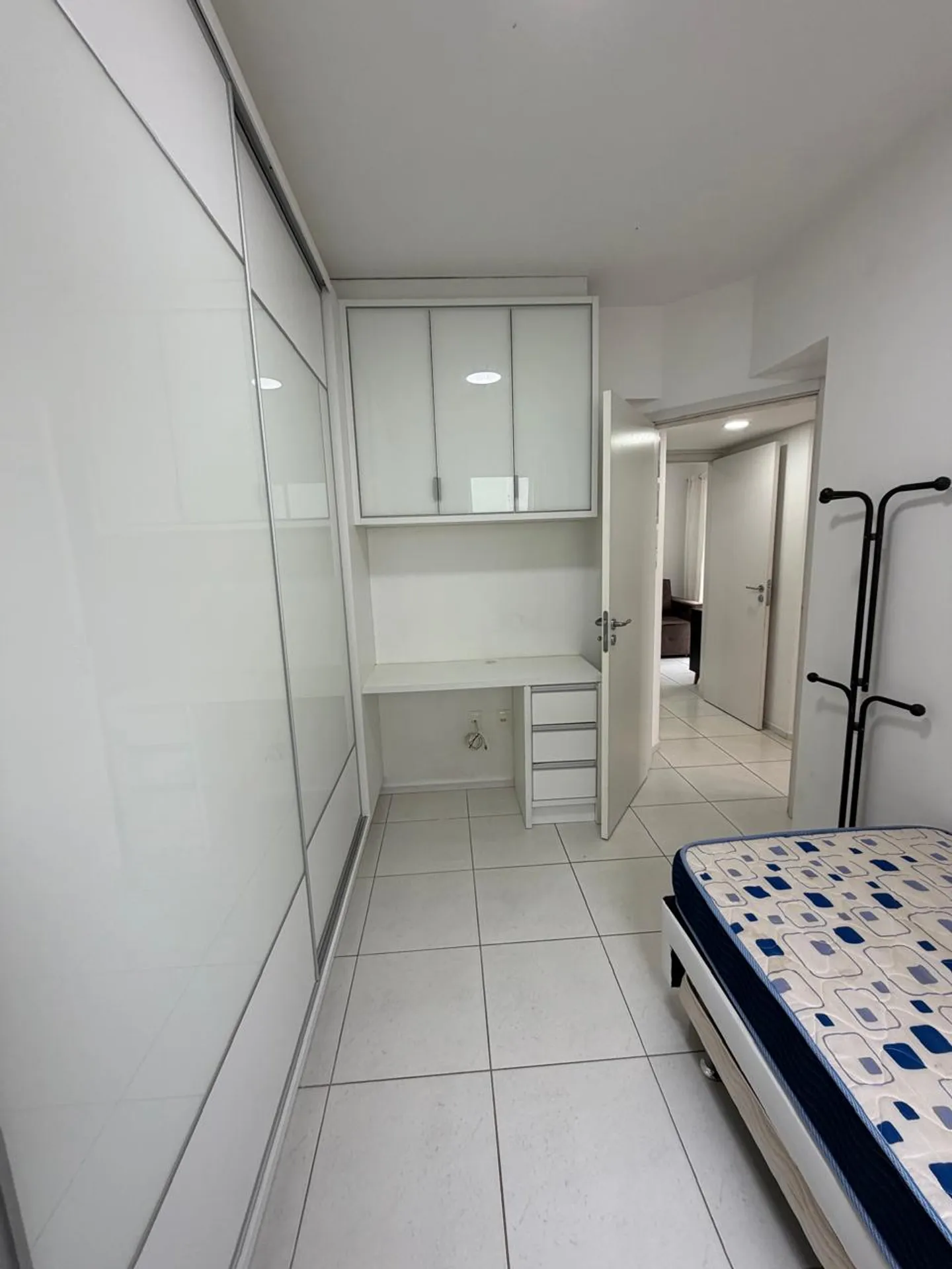 Apartamento amueblado de 2 dormitorios con parrilla en el balcón — photo 4
