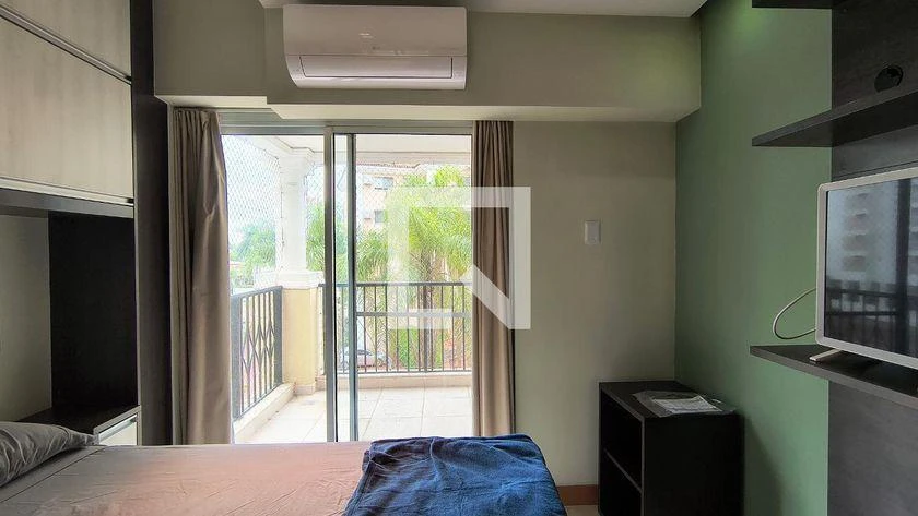 3-bedroom apartment in a building with a gym — photo 14