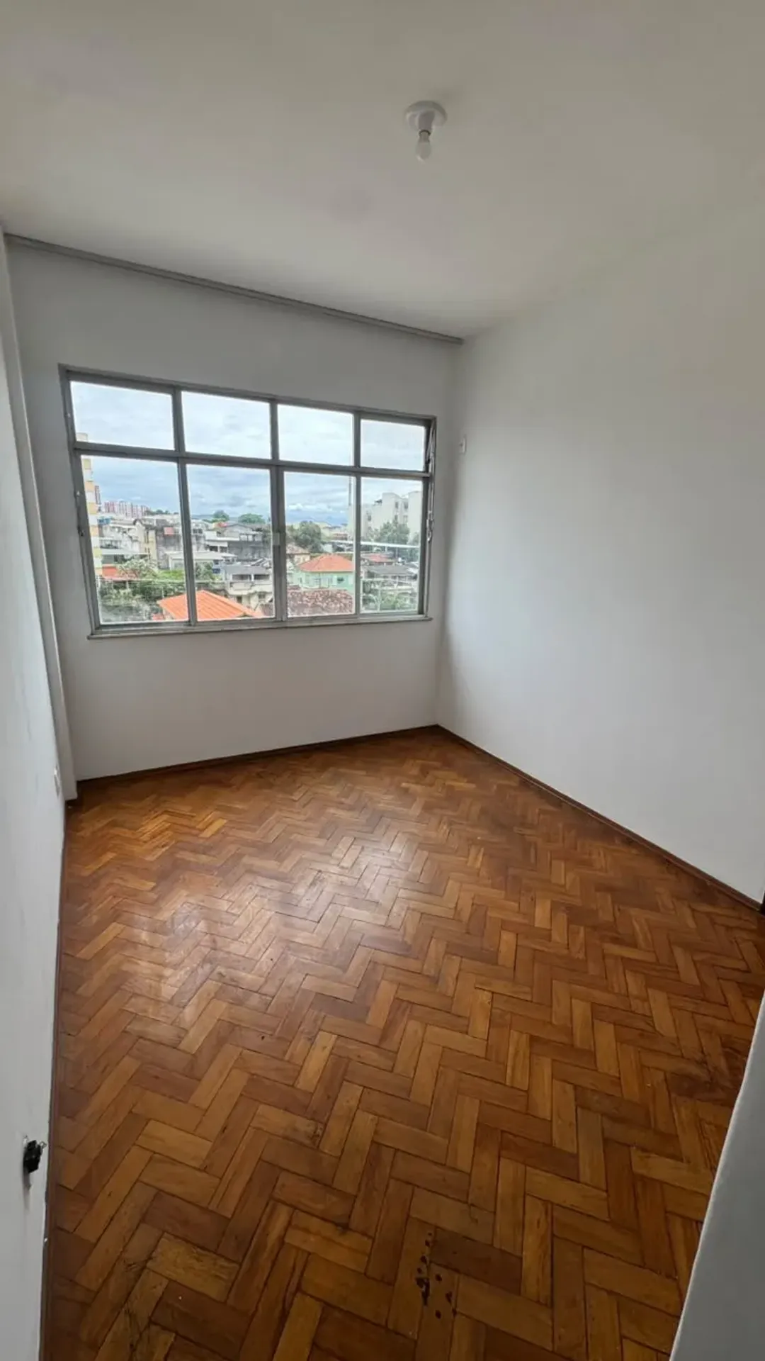 1 quarto e piso de madeira ou laminado: apartamento de 38 m² — photo 7
