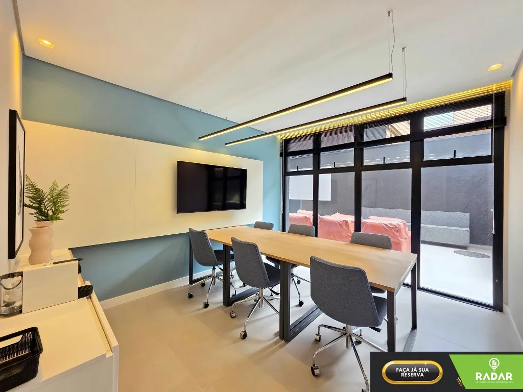 Furnished 2-bedroom apartment with open-plan kitchen — photo 23