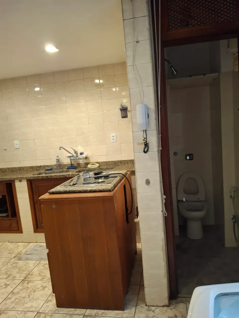 Unfurnished 3-bedroom apartment with 24-hour concierge — photo 8