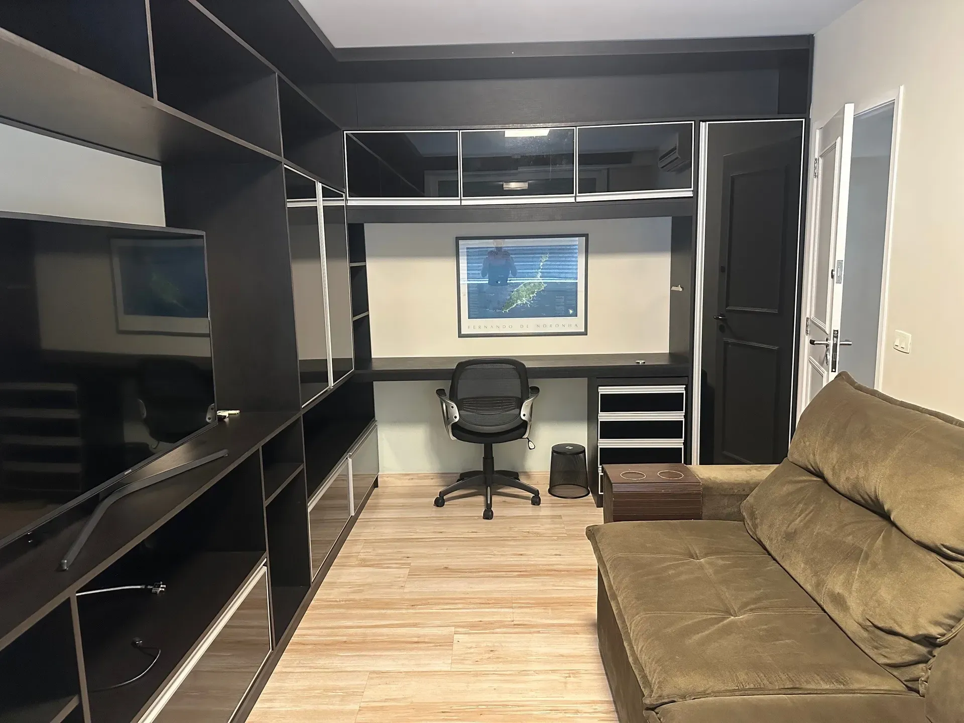3-bedroom apartment with a home office — photo 18