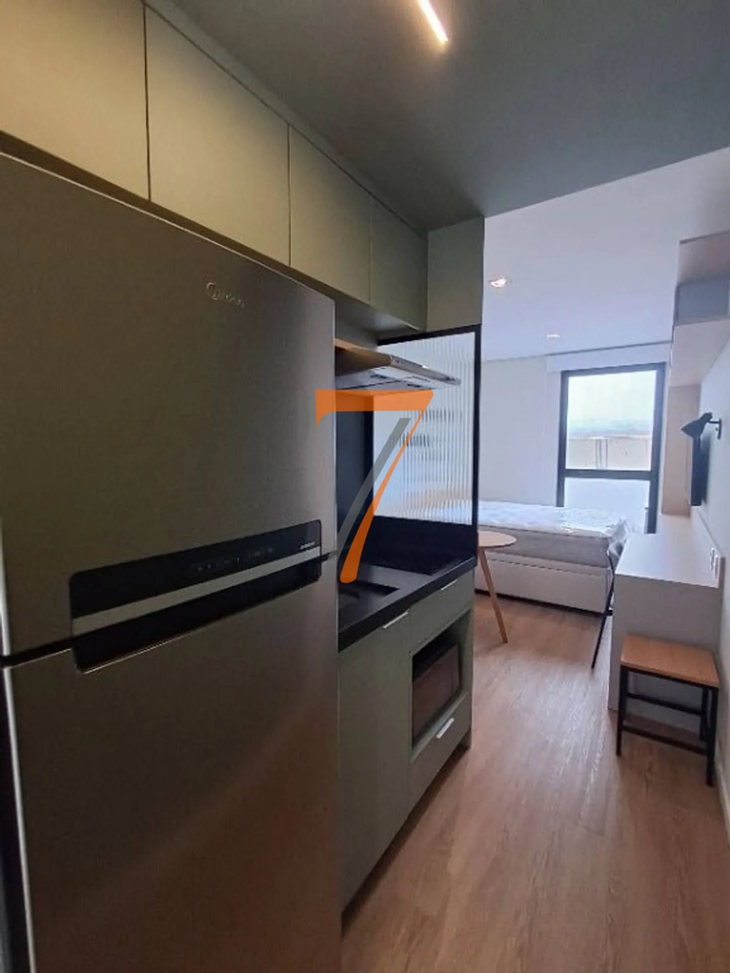 Furnished studio with 1 bedroom and 30 m² — photo 2