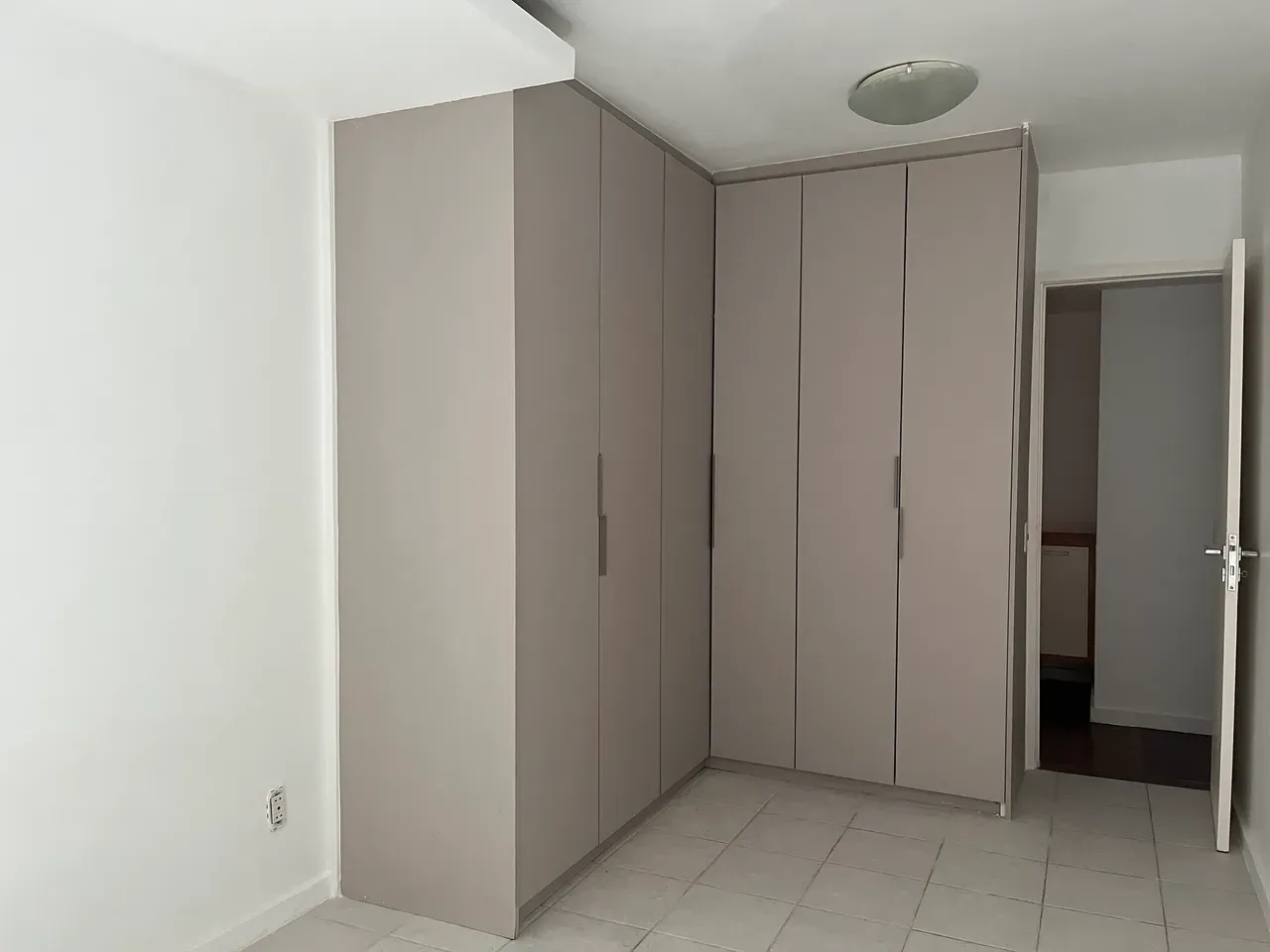4-bedroom apartment with a bathtub in Rio de Janeiro — photo 3