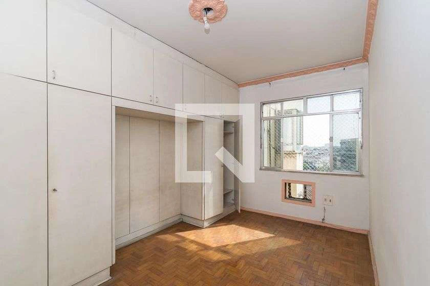 Apartamento de 1 quarto com 39 m² e piso de madeira — photo 3