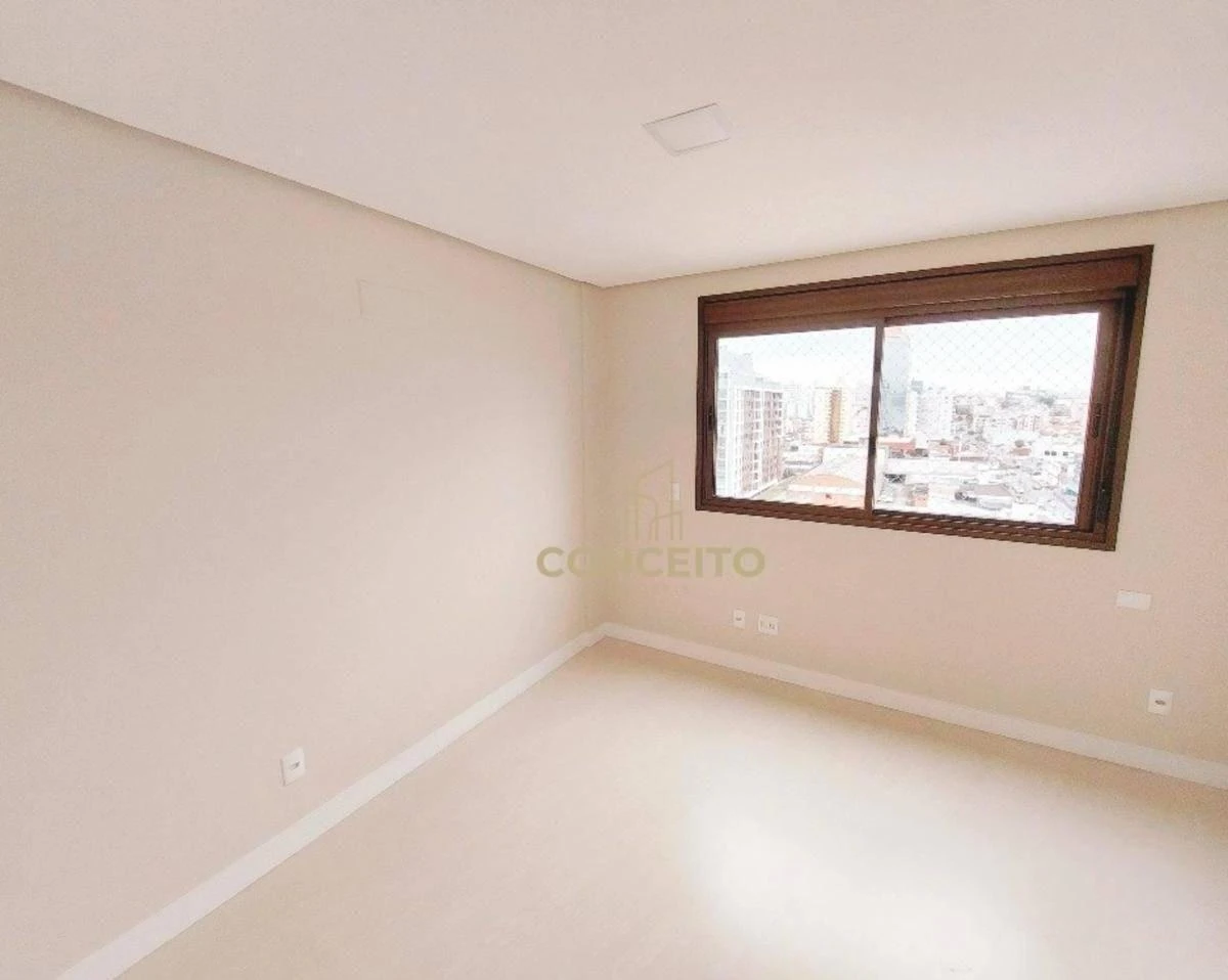 3-bedroom apartment in a building with a pool — photo 3