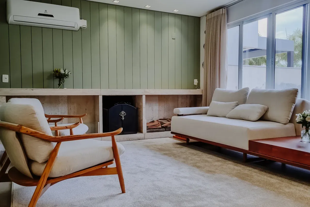 Home office in a 3-bedroom house, 280 m²