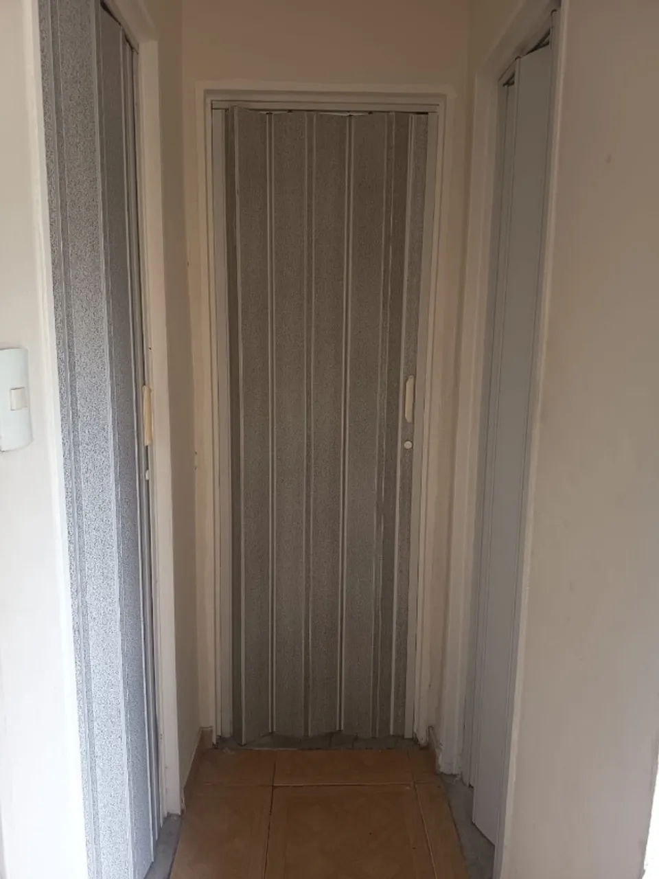 2-bedroom apartment in a building with a gym — photo 2
