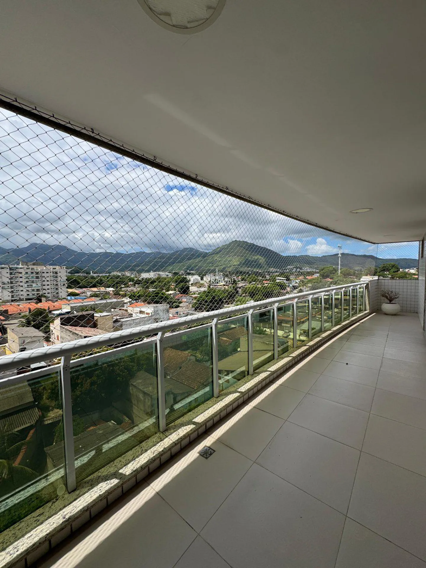 Apartment, 246 m², with a grill on the balcony — photo 15